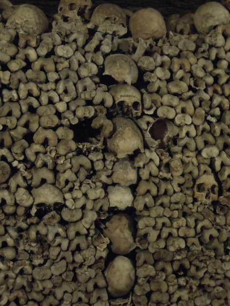 Off-the-beaten-path-Skulls-in-the-catcacombs-of-Paris