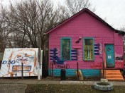What does the Heidelberg Project look like? painted house