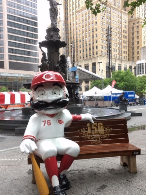 things-to-do-in-Cincinnati-Mr. Redlegs-mascot-Reds-Fountain-Square-Cincinnati