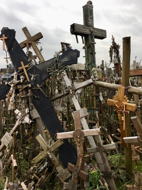 Hill-of-Crosses-lithuania-siauliai-what-to-see-where-to-go-and-what-to-know
